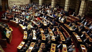 Πρωτοφανές επεισόδιο Σαμαρά  - Κωνσταντοπούλου και παρέμβαση Τσίπρα