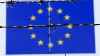 Απορρίπτει η κυβέρνηση την πρόταση για παράταση με χρηματοδότηση