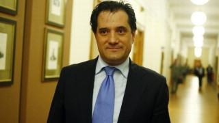 Ο Άδωνις Γεωργιάδης έκλαψε με το διάγγελμα Καραμανλή 