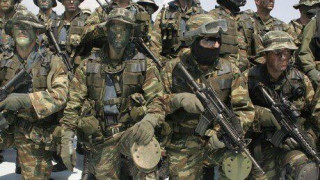 Αλβανοί φαντάροι στον Ελληνικό Στρατό σχηματίζουν τον αλβανικό αετό (ΦΩΤΟ)