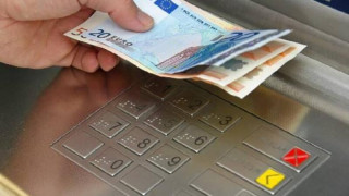 Λειτουργούν ξανά τα ATM με όριο ανάληψης 60 ευρώ την ημέρα