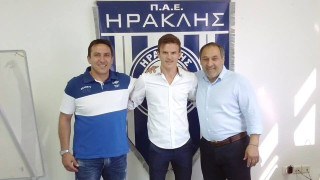 «Κυανόλευκος» με τη βούλα ο Λάζαρ!
