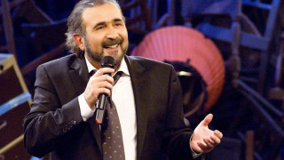 Το κείμενο ύμνος του Λαζόπουλου στον Τσίπρα