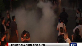 Διαδηλωτές χτυπάνε αντιεξουσιαστή στο Σύνταγμα (VIDEO)