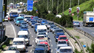  Τρία Ι.Χ. συγκρούστηκαν στην Περιφερειακή Οδό Θεσσαλονίκης