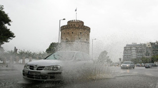 Πολλά προβλήματα στην Θεσσαλονίκη από την ισχυρή βροχόπτωση