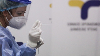 Ώρα αποφάσεων για τα rapid test των ανεμβολίαστων εργαζόμενων