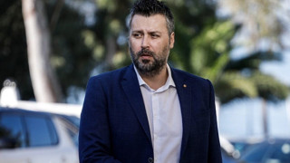 Εργαζόμενοι «Αττικόν» κατά Καλλιάνου: «Ενώ έχει ψηφίσει ιδιωτικοποιήσεις απειλεί γιατρούς»