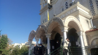 Σε κλίμα οδύνης η κηδεία του Θωμά Κατσαούνη