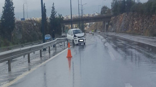 Θεσσαλονίκη: Σύγκρουση δύο Ι.Χ. στον περιφερειακό – Μποτιλιάρισμα στο ρεύμα προς ανατολικά
