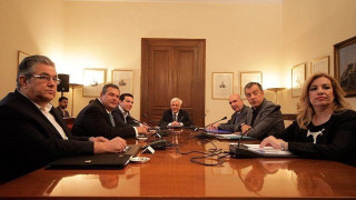 Ετοιμάζεται ανακοίνωση που θα υπογράφουν όλοι πλην... Κουτσούμπα