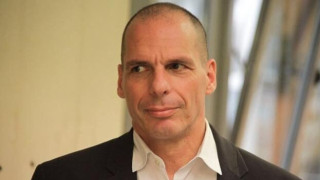 Βαρουφάκης: Ο Σόιμπλε επιθυμεί ένα Grexit για να εκφοβίσει τη Γαλλία