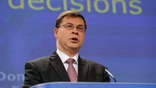 Ντομπρόβσκις: Η ΕΚΤ θα παρέχει ασφάλεια στις ελληνικές τράπεζες