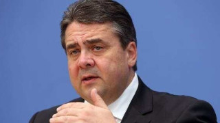 Γκάμπριελ: «Στόχος να κρατήσουμε την Ελλάδα στο ευρώ»