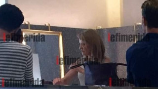 Ο κόσμος καίγεται.... η Τζάκρη στο Κολωνάκι