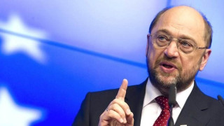 Σουλτς: «Ανθρωπιστική βοήθεια στην Ελλάδα»