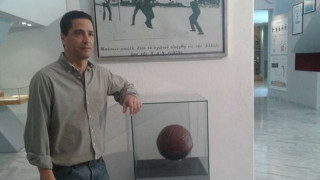 Ο Σφαιρόπουλος στο μουσείο της ΧΑΝΘ