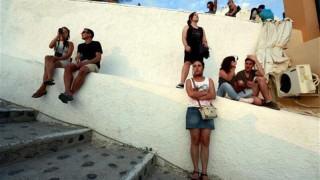  Καμία ακύρωση κρατήσεων παρά την κρίση στην Ελλάδα