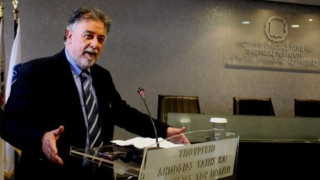 Πανούσης κατά Λαφαζάνη: Ρώσικες μπάμπουσκες κλεισμένες μέσα σε μαρξικά τσιτάτα