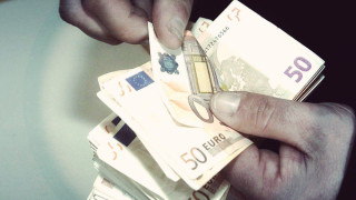 Διήμερη παράταση της τραπεζικής αργίας και επίσημα