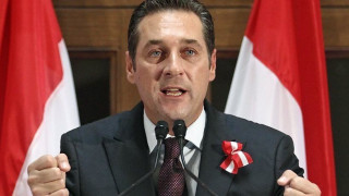 Ο αρχηγός της αυστριακής ακροδεξιάς ζητεί δημοψήφισμα για Grexit