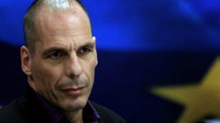 Βαρουφάκης: «Τα σκουπίδια της δημοσιογραφίας επί τω έργω»