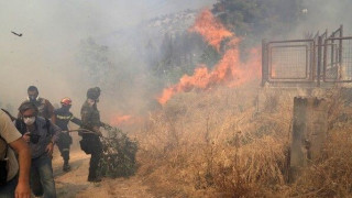 Δύο συλλήψεις για τη φωτιά στον Καρέα