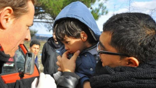 Συγκέντρωση ειδών πρώτης ανάγκης στα σύνορα για πρόσφυγες