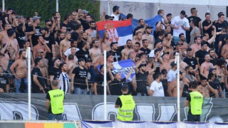 Ένταση για τη σημαία της Σερβίας που σήκωσαν οι ΠΑΟΚτσήδες (pic)