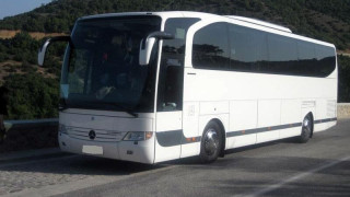 Τέσσερα + ένα λεωφορεία