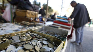 Πίτερ Σπίγκελ (FT): Αναζητούνται τρόποι «νομιμοποίησης» του Grexit