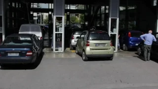 Μπακιρτζής: «Κακώς κυκλοφορούν πάνω από 300.000 αυτοκίνητα»