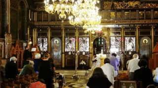 Εύβοια: Κατέρρευσε ιερέας την ώρα της Θείας λειτουργίας