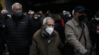 Χαμένες... στα τσουβάλια βρέθηκαν 30.000 αιτήσεις συνταξιοδότησης