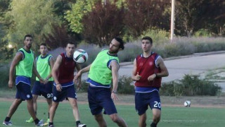 Ντεμπούτο Μακρή με την κυανόλευκη