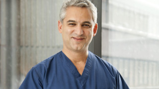 Dr David Samadi: Ο γκουρού της ρομποτικής χειρουργικής