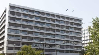 Νέες απαιτήσεις της Τρόικα με το... καλημέρα -Αύριο η συνάντηση με Τσακαλώτο 