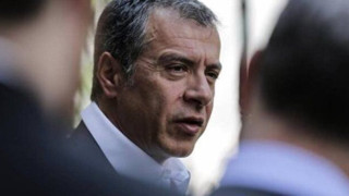 Θεοδωράκης: Κάποιοι πληρώνουν για να επιστρέψουμε στη δραχμη