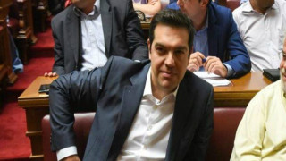 Σκληρή επίθεση Τσίπρα σε Λαφαζάνη-Βαρουφάκη