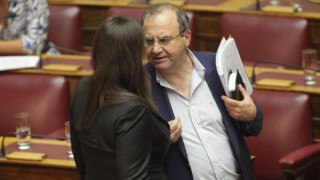 Στρατούλης: Υπάρχει ζωή για τη χώρα μας εκτός ευρωζώνης