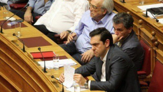 Το παρασκήνιο από το Μαξίμου που πήρε πίσω τα μέτρα για την Τετάρτη