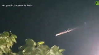 Η στιγμή που πύραυλος της SpaceX διαλύεται στην ατμόσφαιρα (vid)