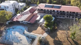 «Βροχή» πλειστηριασμών: Πολυτελείς βίλες στη Χαλκιδική, μεζονέτα βετεράνου ποδοσφαιριστή στο Πανόραμα Θεσσαλονίκης