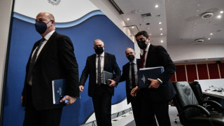 Άτολμοι, υποκριτές και... ισαποστάκηδες δεν έβαλαν ποτέ το μαχαίρι στο κόκκαλο