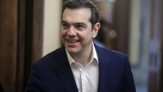 Τσίπρας: «Έρχεται πολιτική απάτη με τα αναδρομικά των 600 ευρώ»