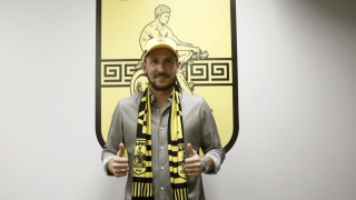 Τσεκάρει και ό,τι... πάρει