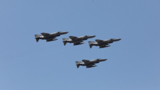 Εντυπωσιακές εικόνες από τη στρατιωτική παρέλαση για την 25η Μαρτίου