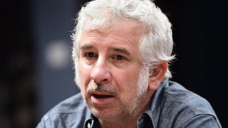 «Ελα να σε ακουμπήσω λίγο-Α να χαθείς, δεν ντρέπεσαι»-Οταν ο Πέτρος Φιλιππίδης «τρελάθηκε» με την Ελένη Μενεγάκη
