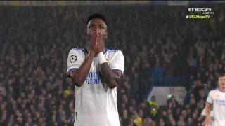 Απειλεί η Ρεάλ μόλις στο 10' με δοκάρι!