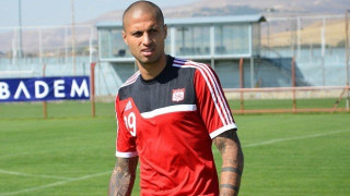 Στην Αθήνα για τον Ολυμπιακό ο Ντα Κόστα